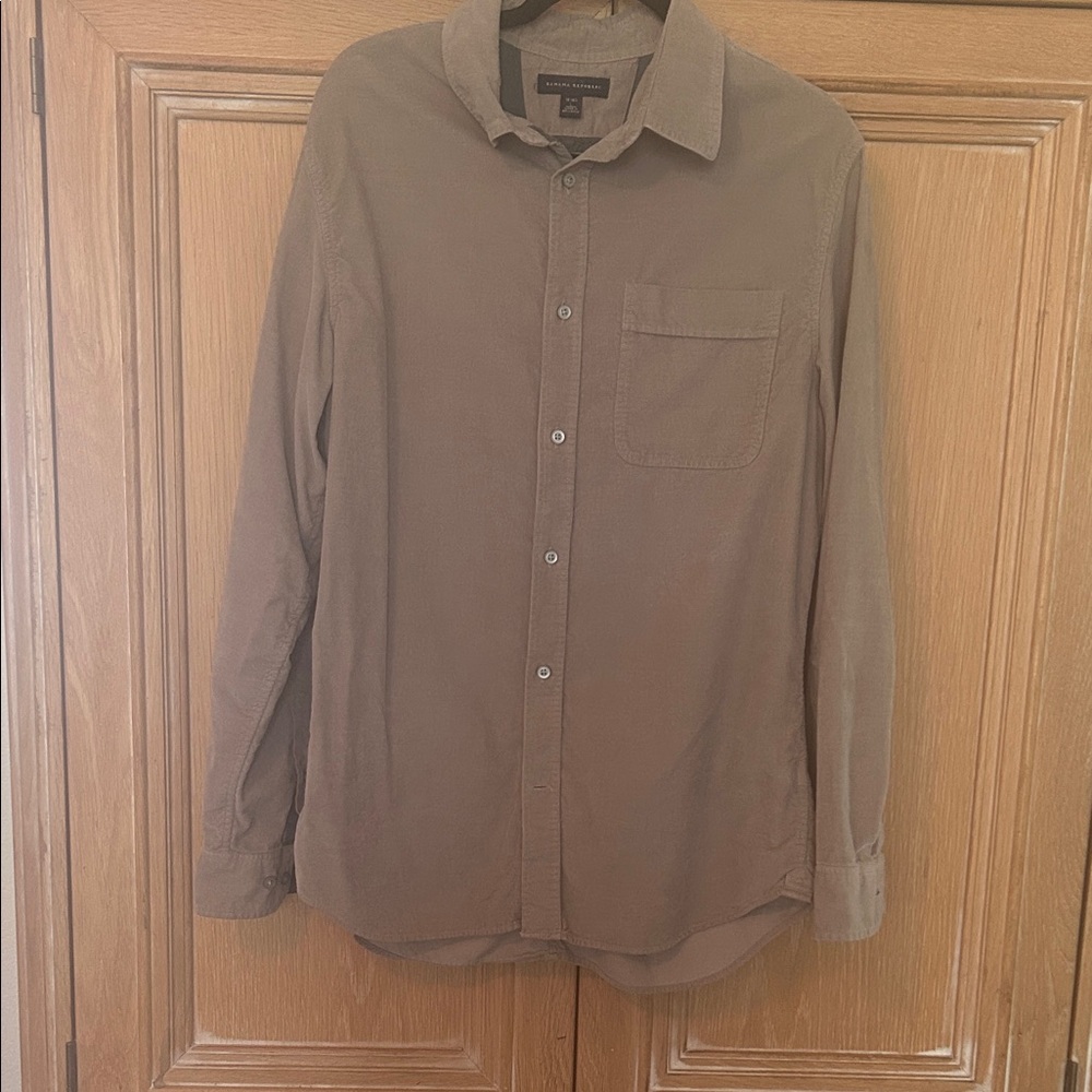 Banana Republic Men's Casual Button Down Shirt - brown corduroy. - Picture 1 of 6
